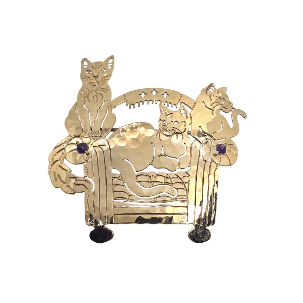 Wild Bryde Cats on Sofa Brooch Gold Tone Brass Amethyst Accents Vintage P94‎